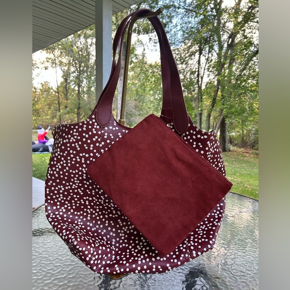 ❤️NWOT-No boundaries faux leather burgundy  2 pc set Tote Bag - Picture 2 of 8